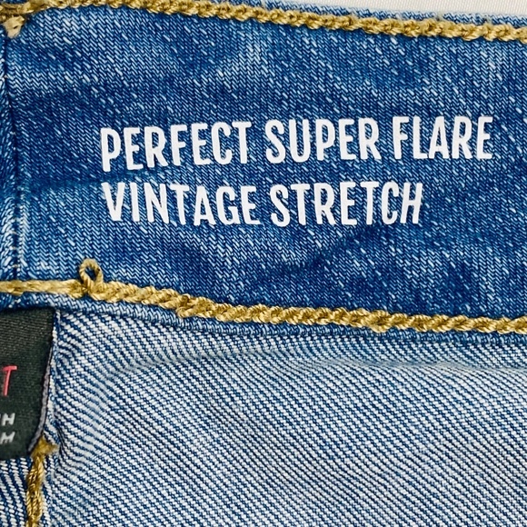 TORRID Perfect Flare Vintage Stretch Mid-rise Jean Size 14T - Picture 7 of 9